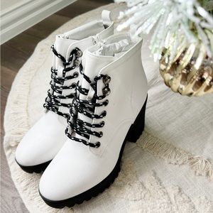 NEW Seven7 Flat Iron Combat Lace Up Boots